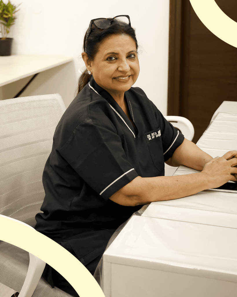 Dr. Rita Bakshi consulting a patient on fertility treatment and AMH testing at EPIA